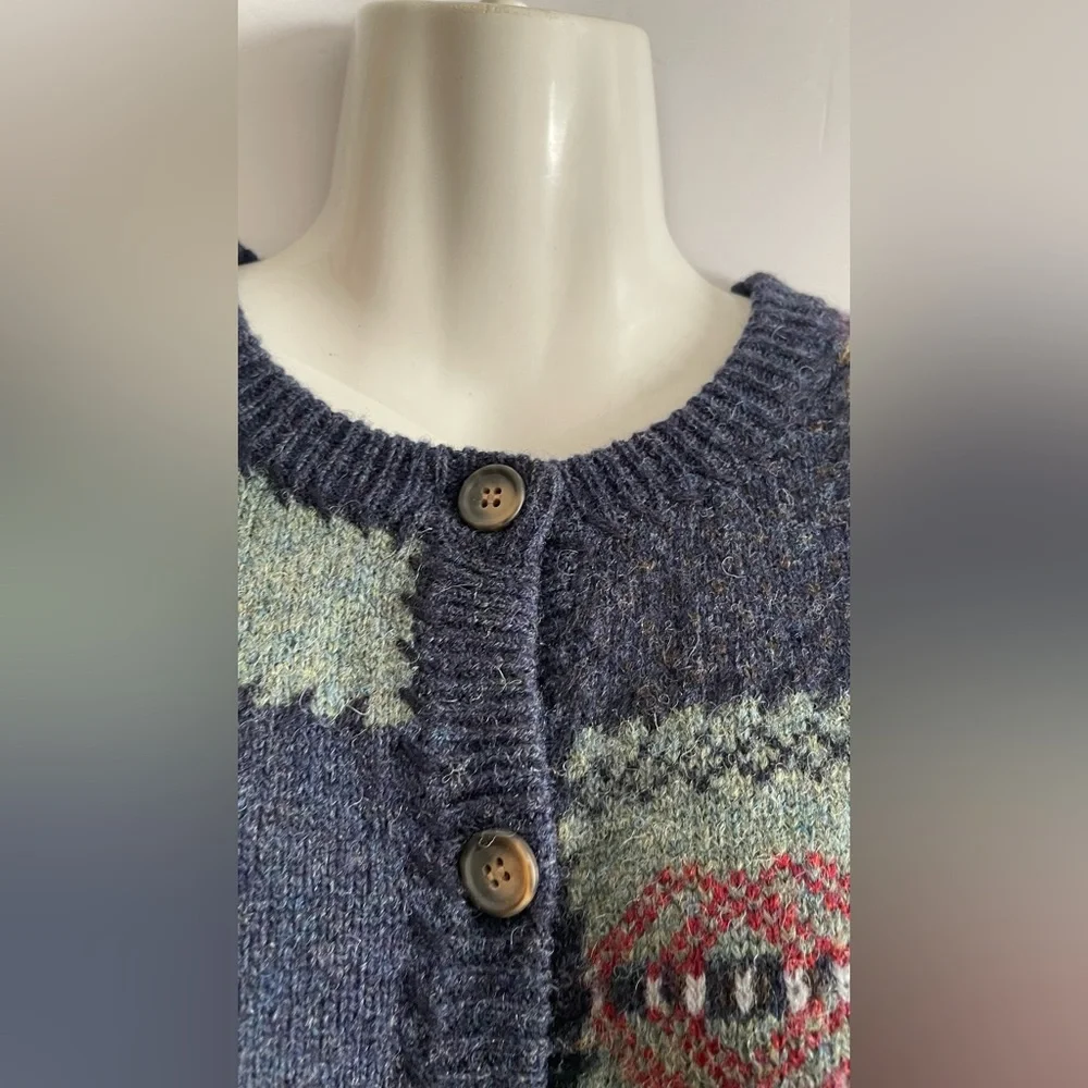 EDDIE BAUER Vintage 100% Wool Deer Bay Patchwork
Cardigan Sweater sz M
Women's - Picture 6 of 8